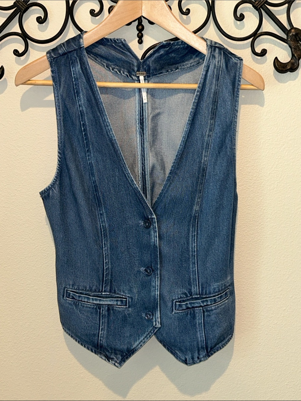 YFB DENIM VEST SIZE MEDIUM YOUNG FABULOUS AND BROKE